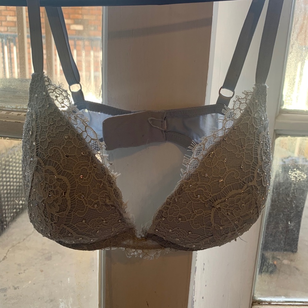 2 victoria’s secret bras